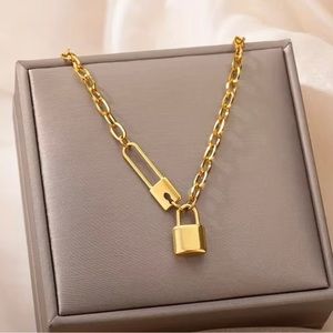 Stainless steel gold plated lock pendent necklace